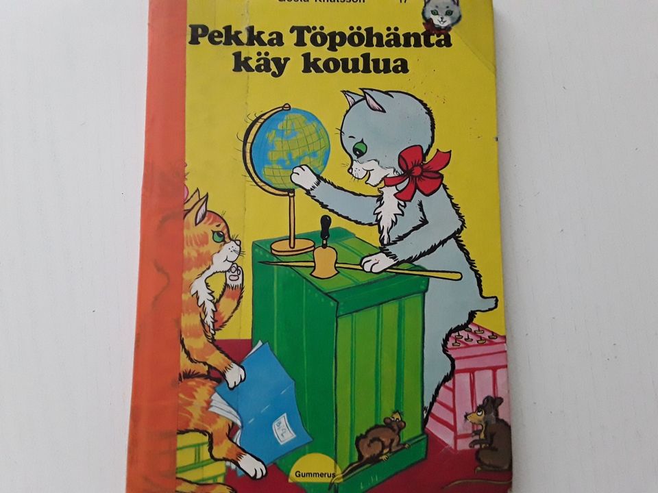 Pekka Töpöhäntä käy koulua