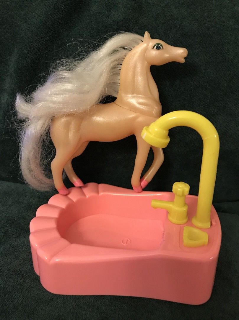 Pikku hevonen & kylpyamme