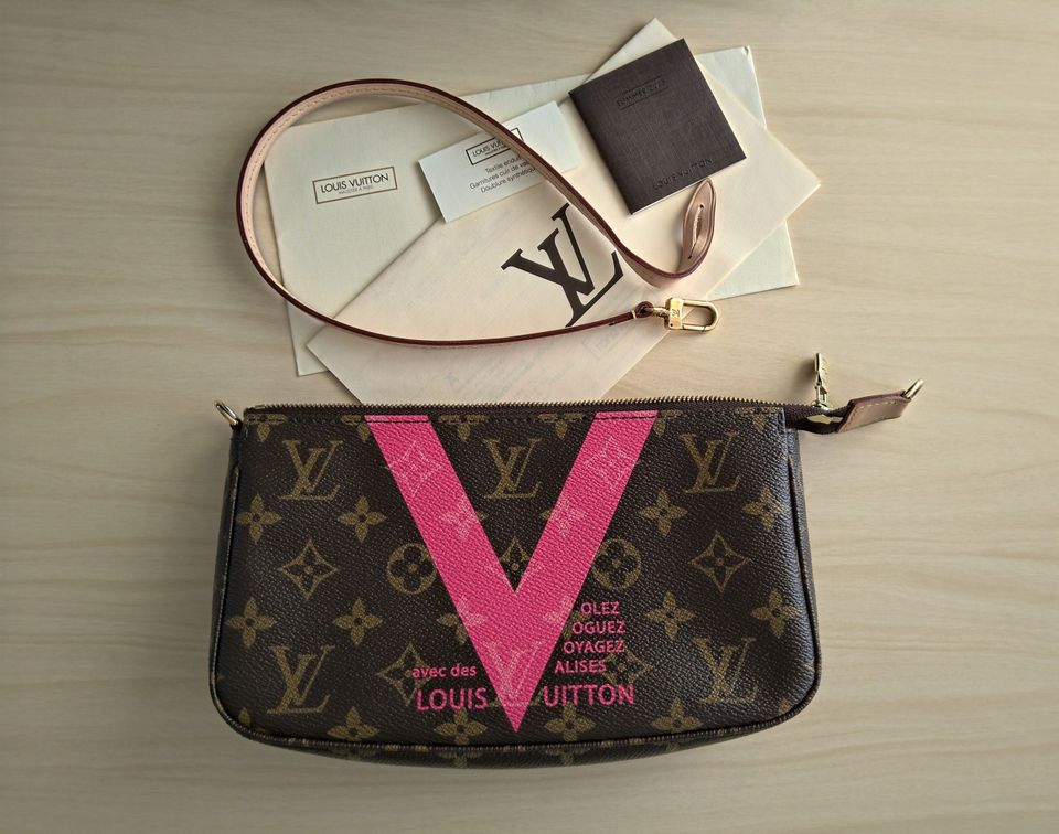 Louis Vuitton pochette accessoires uusi