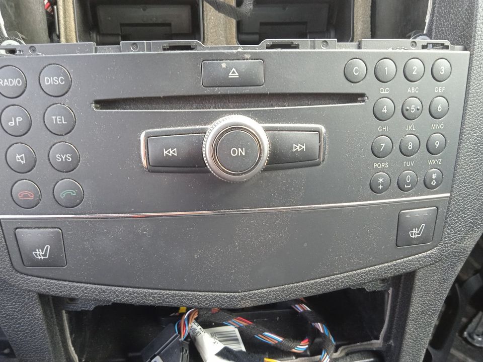 MB C 200 di 2009 radio/cd A2048700594