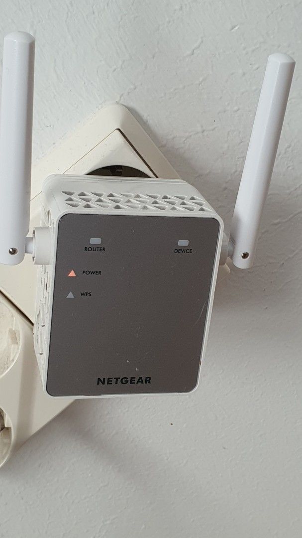 Netgear EX3700 WiFi Range Extender Wall-plug, Ex