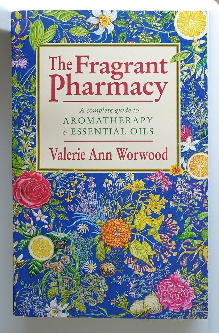 Kirja Aromaterapia The Fragrant Pharmacy Valerie Ann Worwood