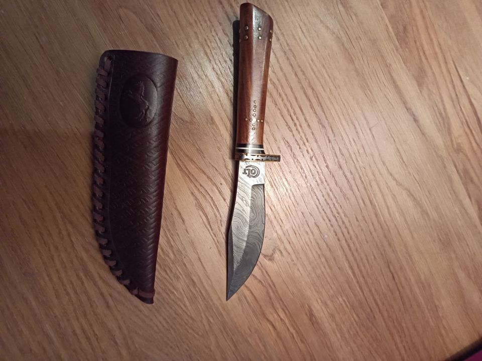 Colt puukko damascus terällä