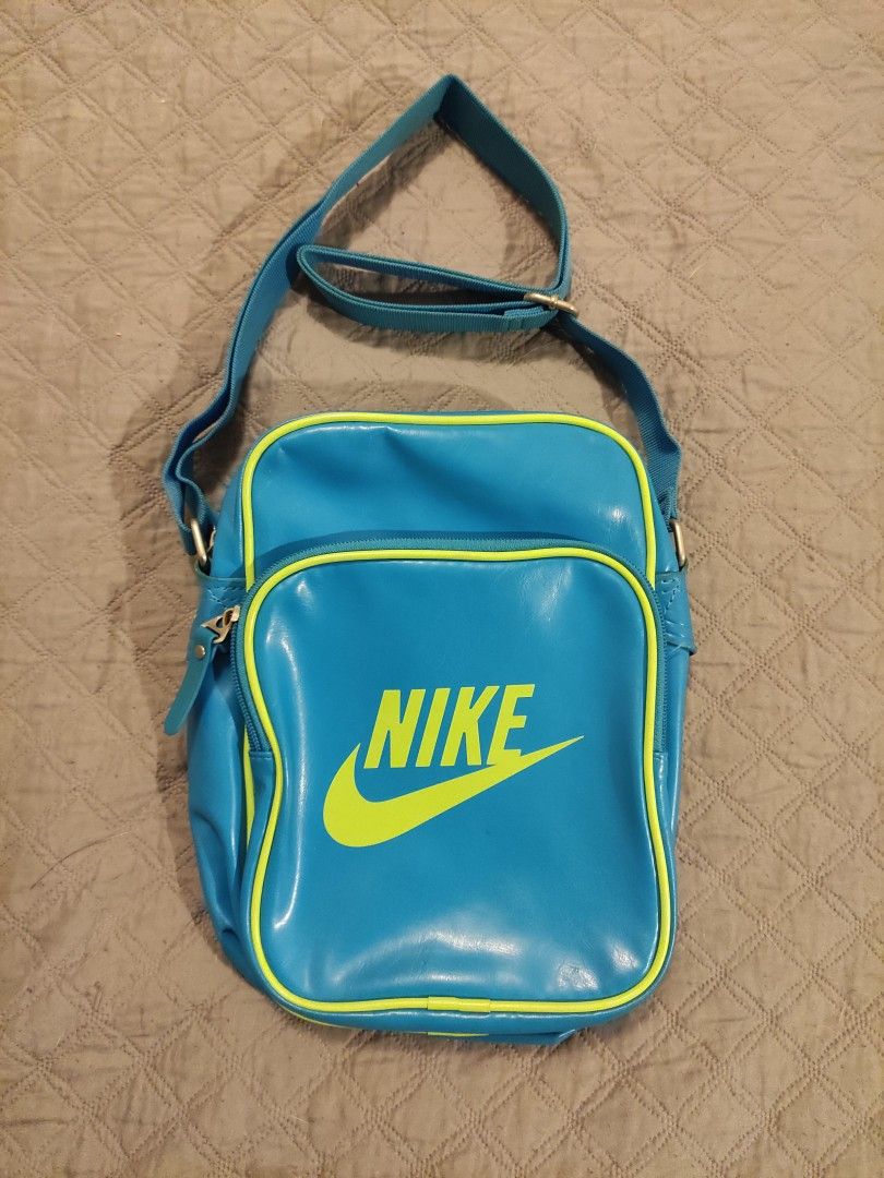 Nike pikkulaukku