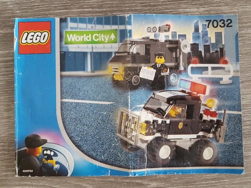 Lego World City 7032 poliisisetti