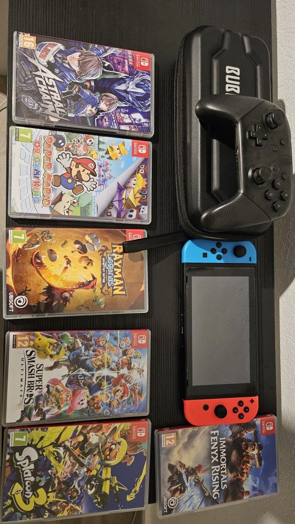 Nintendo Switch V2+ 6 Peliä+Pro controller +case