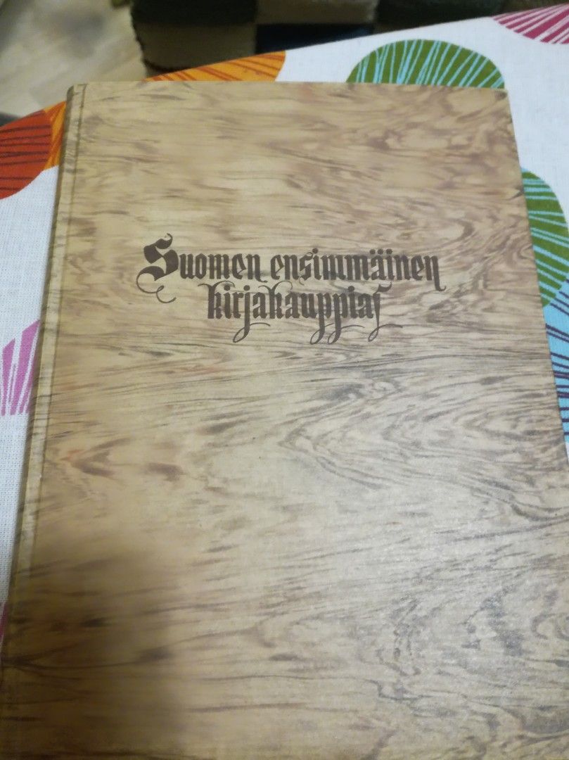 Suomen ensimmäinen kirjakauppias -kirja v. 1946