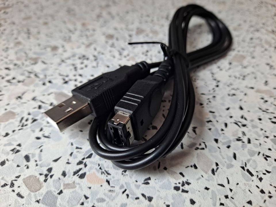 USB Latauskaapeli GBA SP & NDS