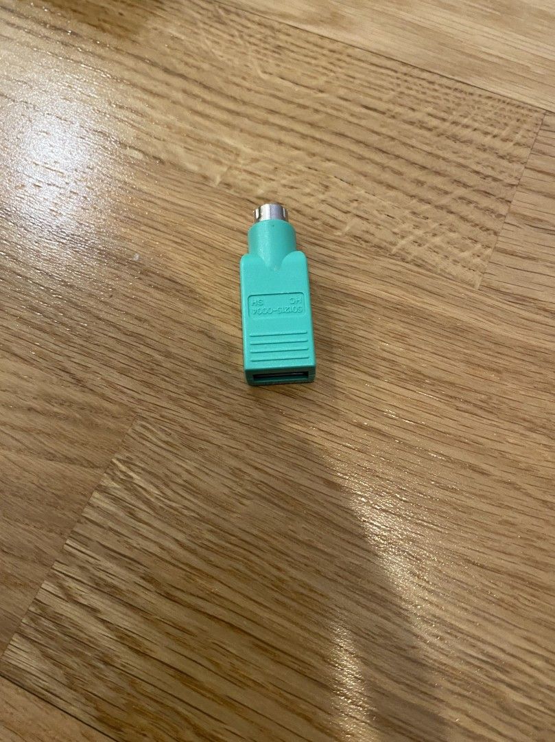 Adapteri USB to PS/2 (hiiri)