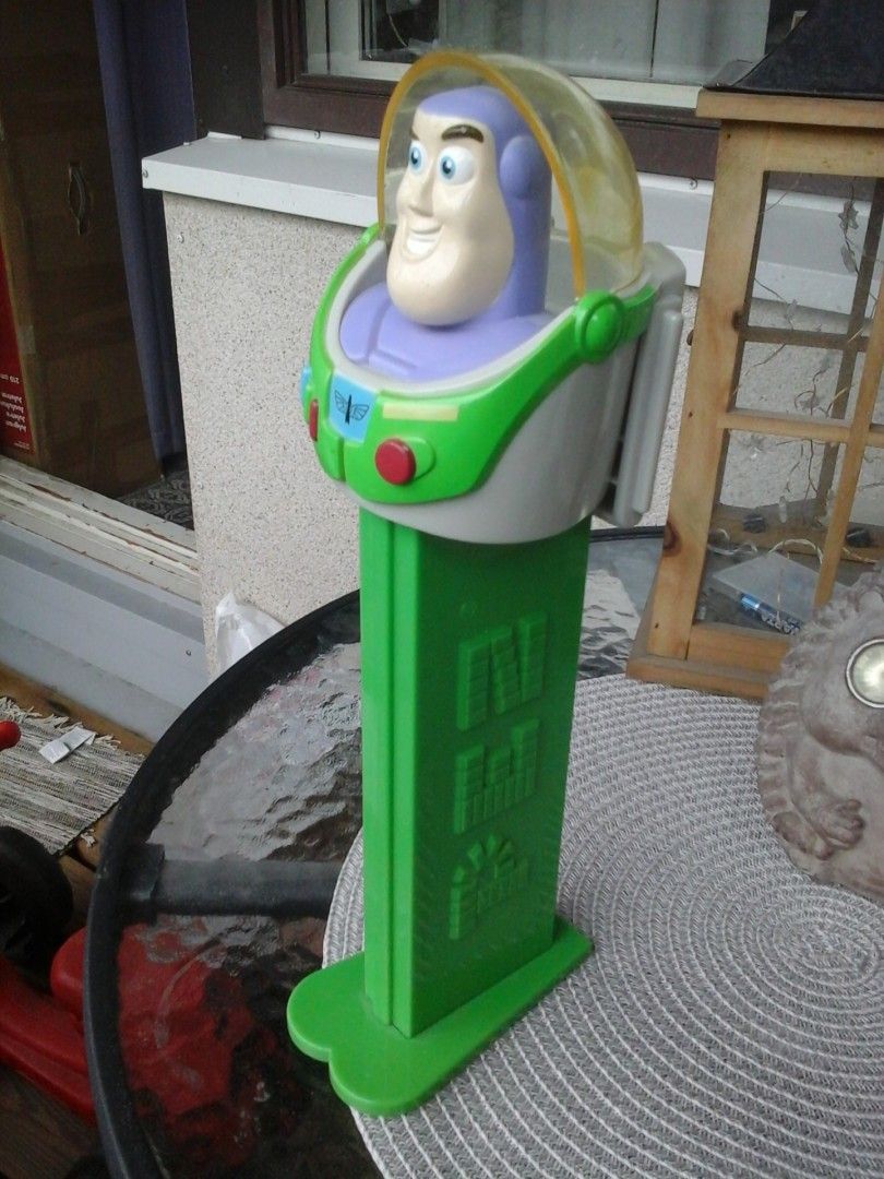 Buzz Lightyear, Toy Story hahmo, PEZ annostelija