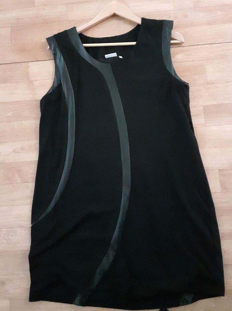 Musta mekko koko 48
