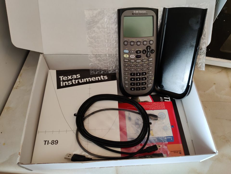 Texas Instruments TI-89 Titanium laskin