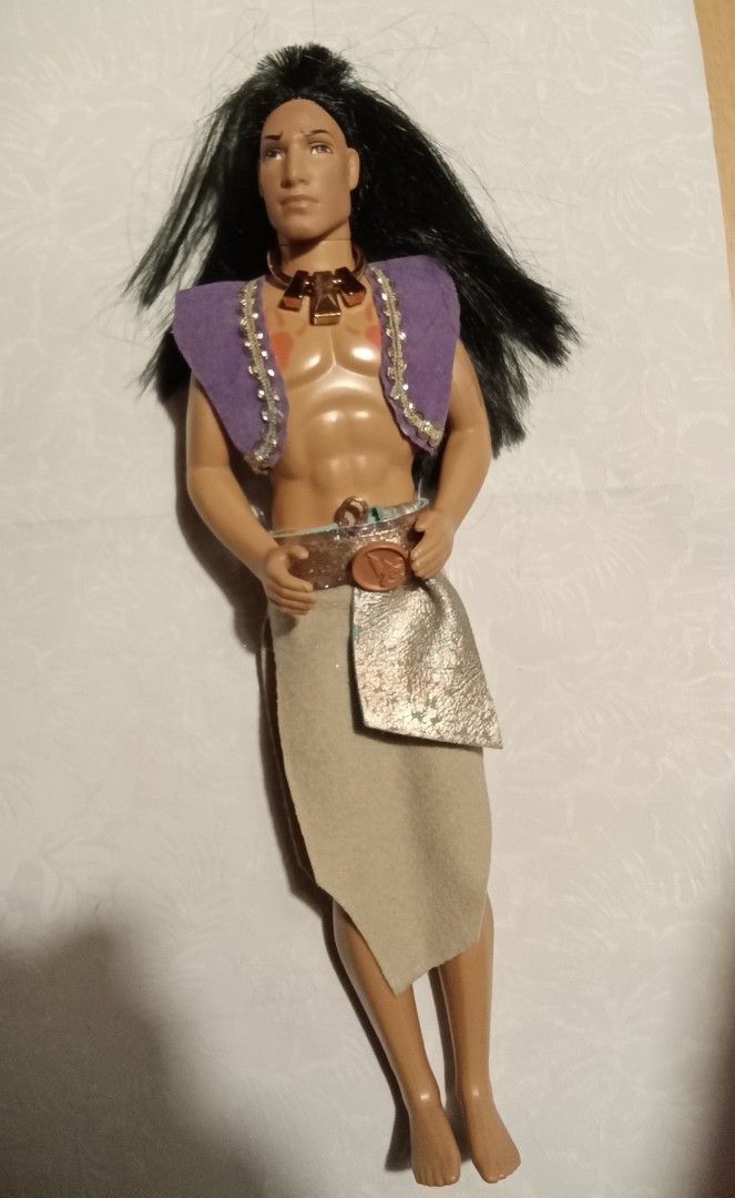 Disney Kokoum barbie Pocahontas hahmo