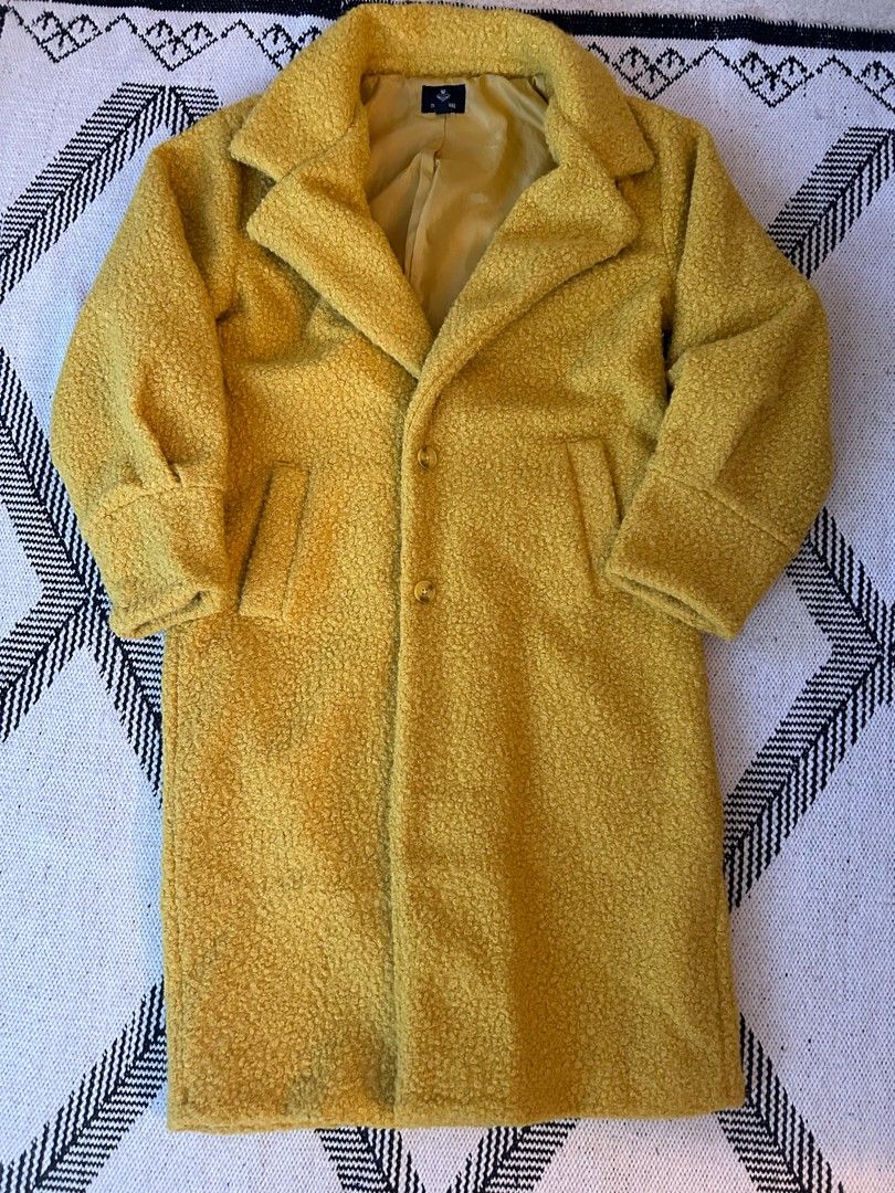 Keltainen takki