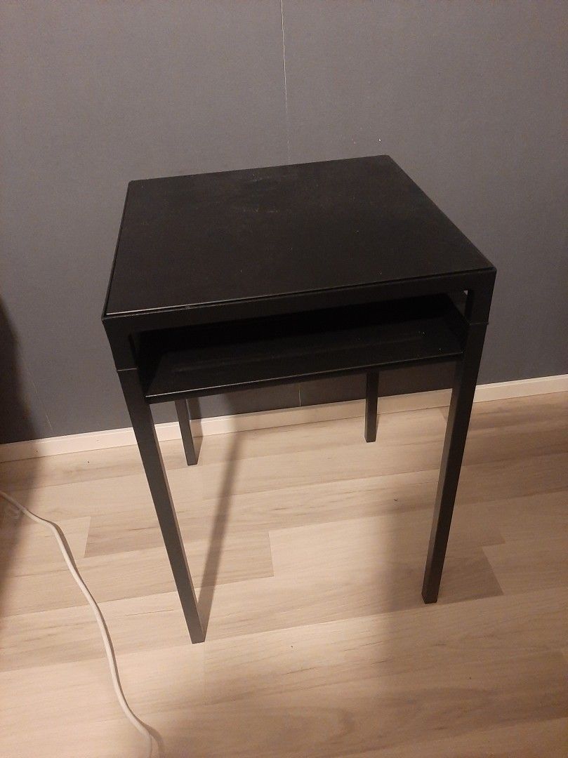 Ikea yöpöytä
