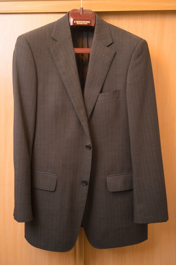 Hugo Boss puvuntakki, koko 48, ruskea