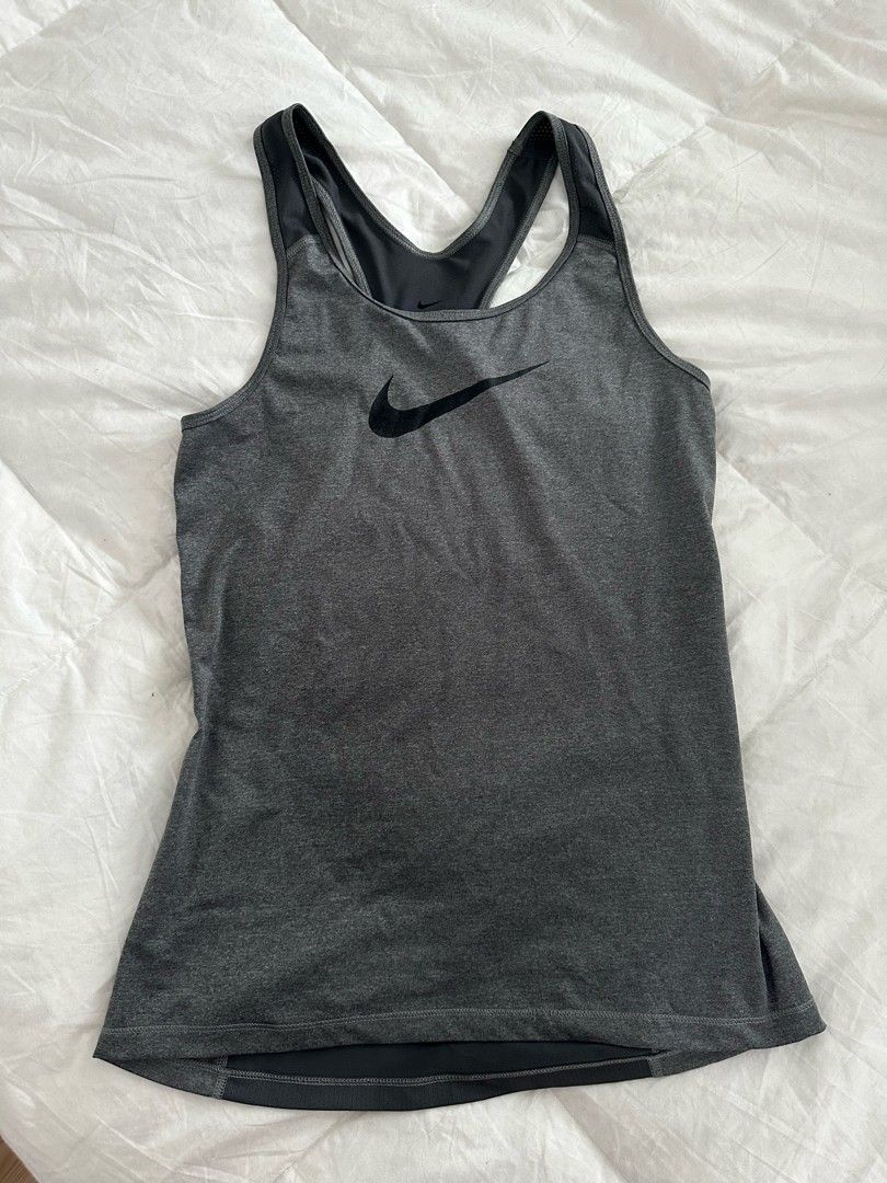 Nike dri-fit treenitoppi koko S