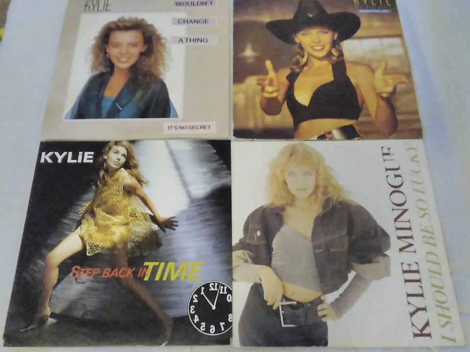 4 kpl Kylie Minogue 7" Single