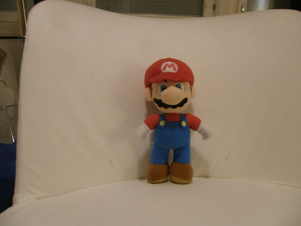 Super Mario- pehmolelu: Mario