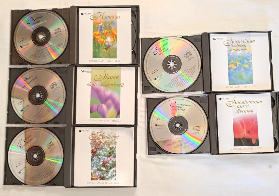Viisi CD levyboxsia Kauneimmat ikivihreät