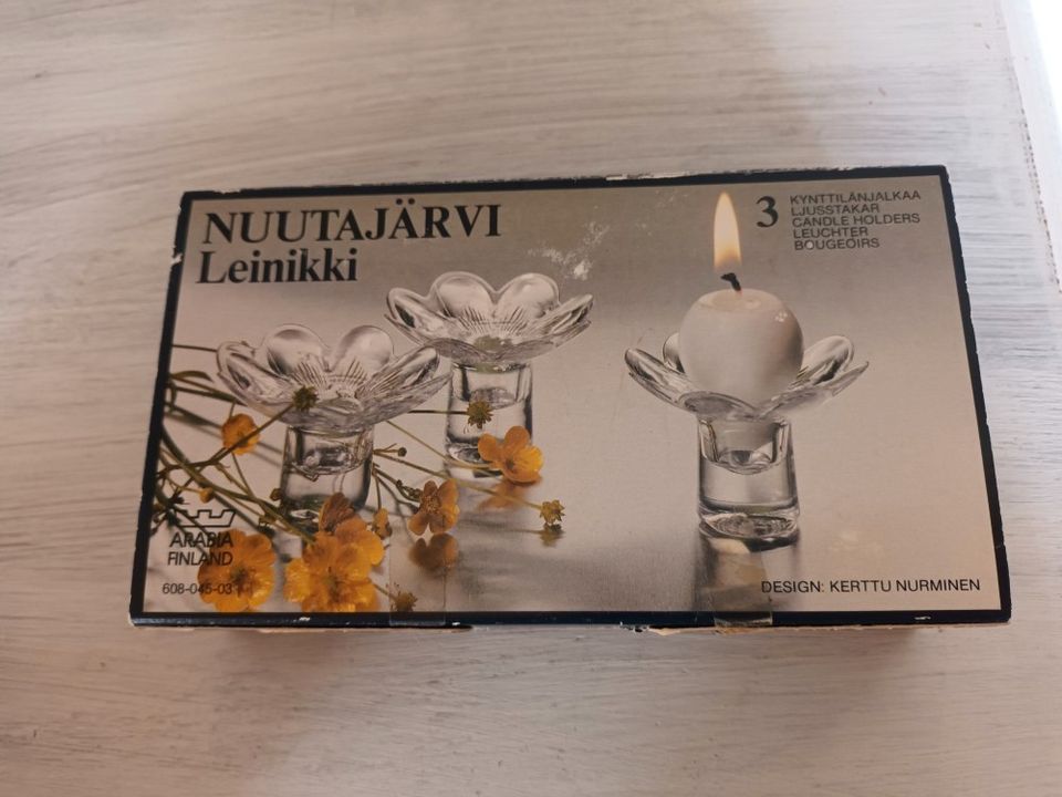 Nuutajärvi leinikki kynttiläjalat