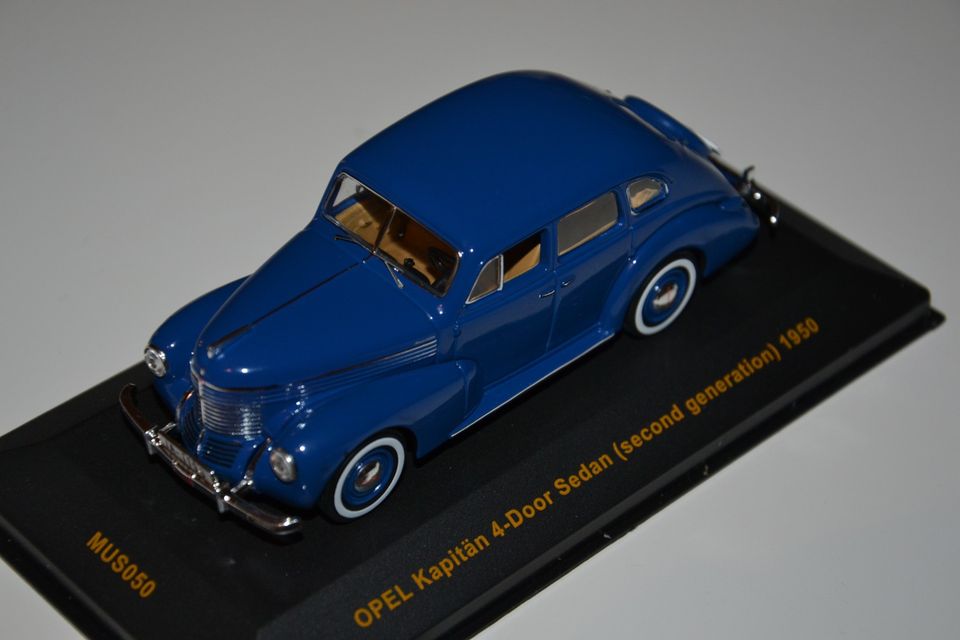 Pienoismalli Opel Kapitan 1950 1/43