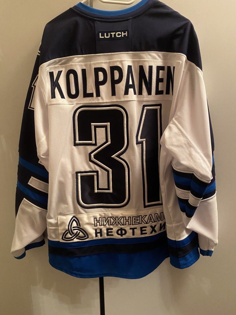 Ville Kolppanen Neftekhimik KHL pelipaita
