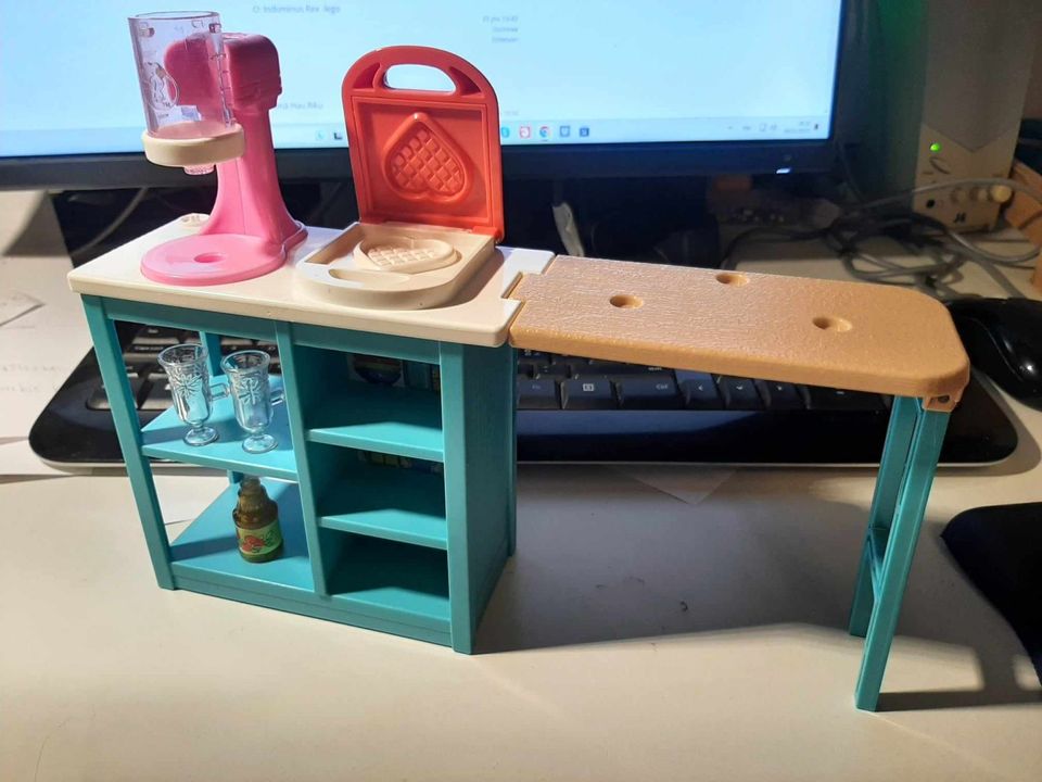 Barbie keittiöpöytä 2018 Mattel