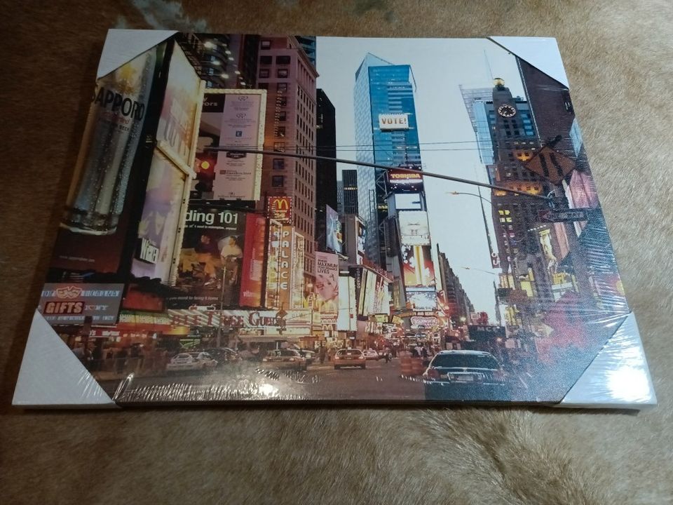Canvas taulu  0x50cm Times Square (uusi) Herttoniemi