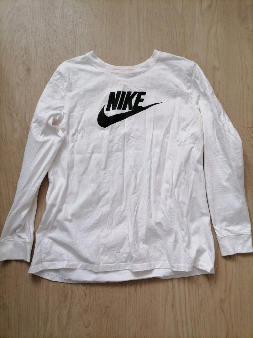 Myynti Nike paita koko XL