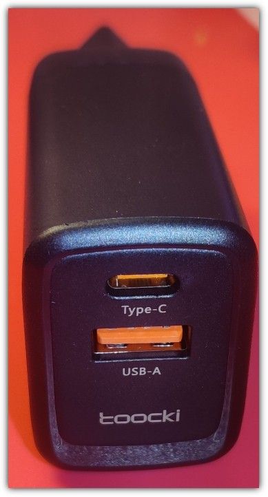 Toocki 65W musta USB-GaN-pikalaturi + kaapeli