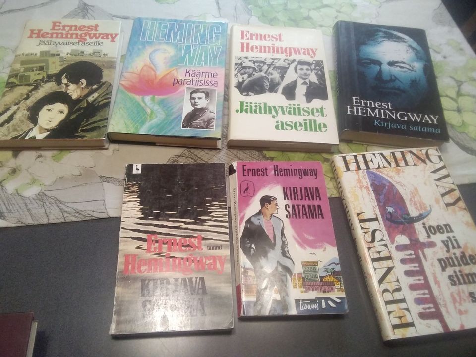 Hemingway x 7