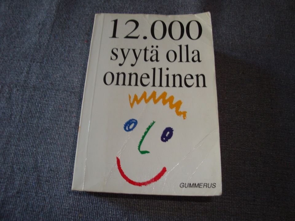 Kirja 12000 syytä olla onnellinen