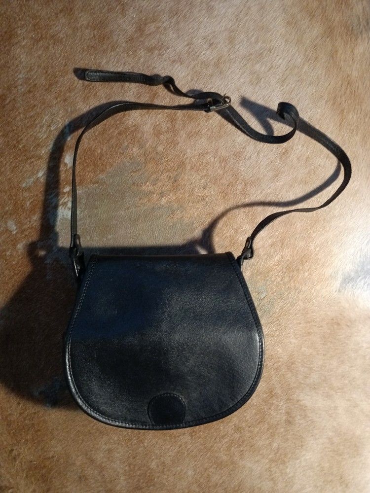 "Metsästäjän" nahkalaukku vintage musta crossbody