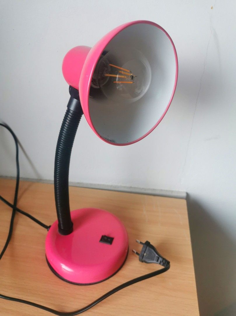 Vaaleanpunainen Pöytälamppu