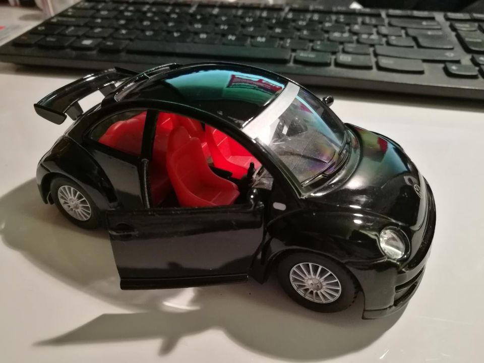 Keräilyauto Volkswagen New Beetle RSi 1/32