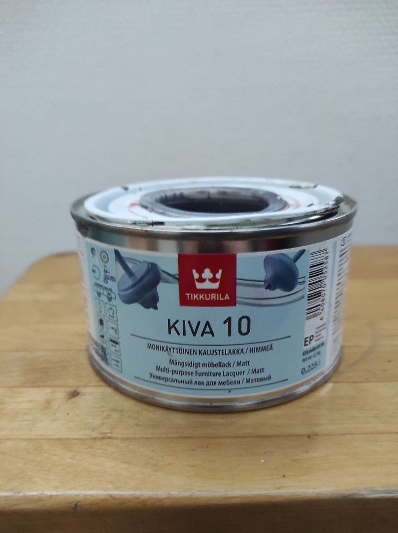 Kiva 10 Kalustelakka, tummanruskea