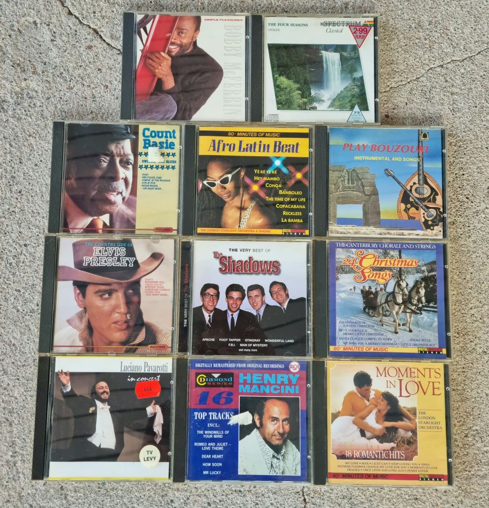 Ulkomaisia CD-levyjä mm. Elvis, Pavarotti, Shadows