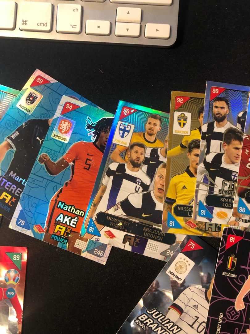 Iso paketti uefa euro 2020 jalkapallo kortteja
