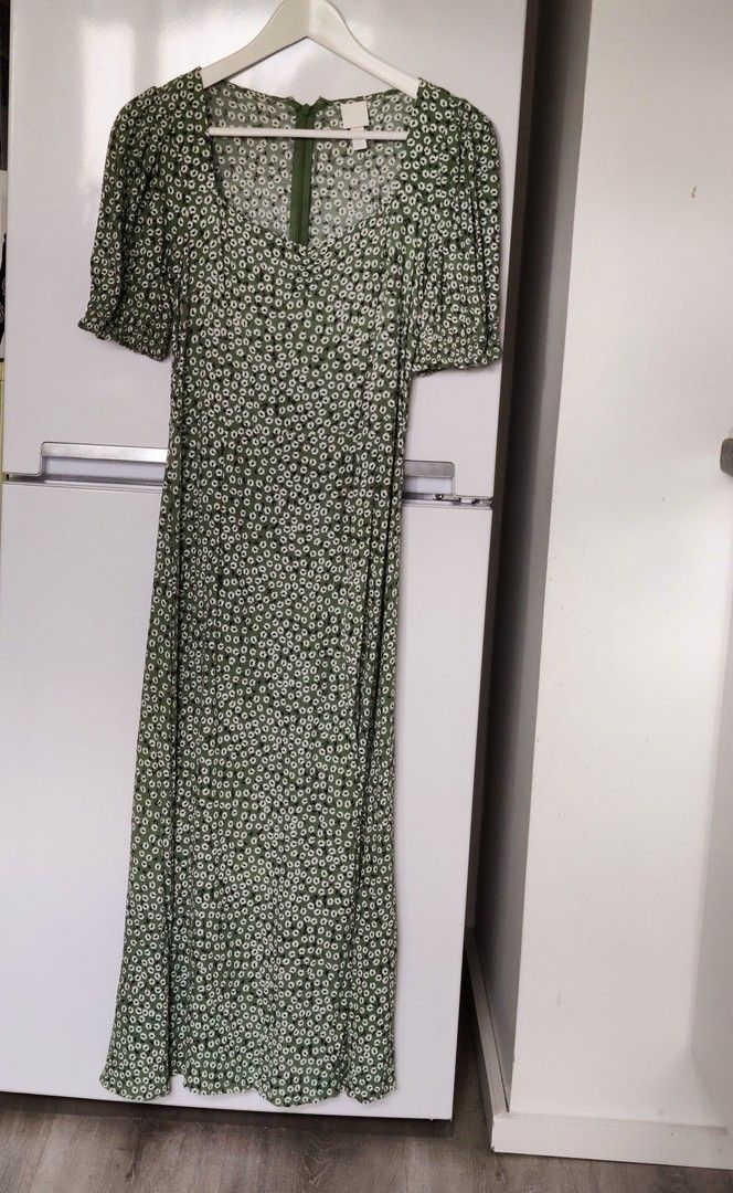 Vihreä mekko, 36