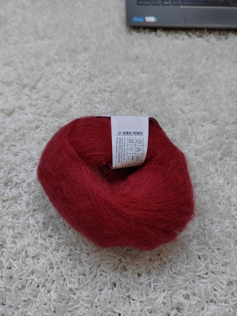 Tynn silk mohair, tummanpunainen