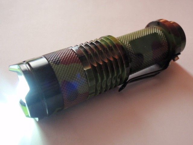 CREE Q5 LED-taskulamppu, Camoväritys