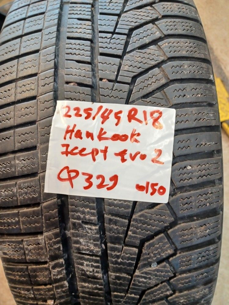 Kitkarenkaat 225/45R18 hankook Q329