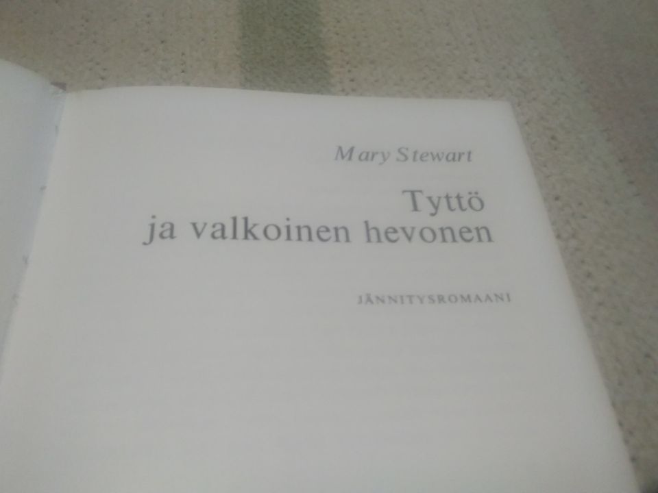 Mary Stewart x 3