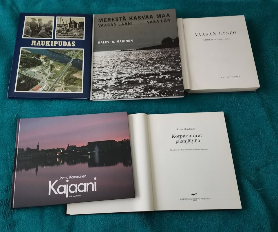 Kirjoja Vaasa Kajaani ja muita. D107