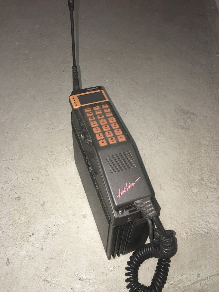 Matkapuhelin Ericsson Hotline NMT 450