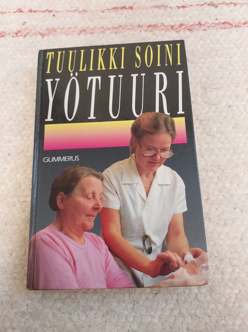 Yötuuri kirja