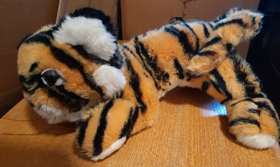 Pehmolelu söpö tiikeri n. 30 cm