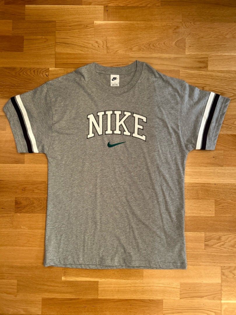 Nike harmaa T-paita koko M