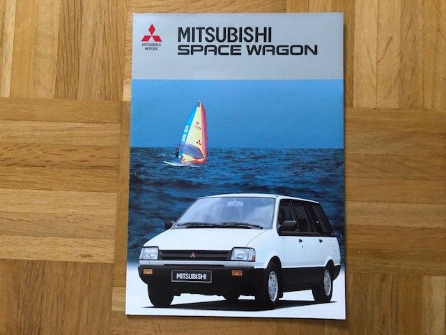 Esite Mitsubishi Space Wagon 1987